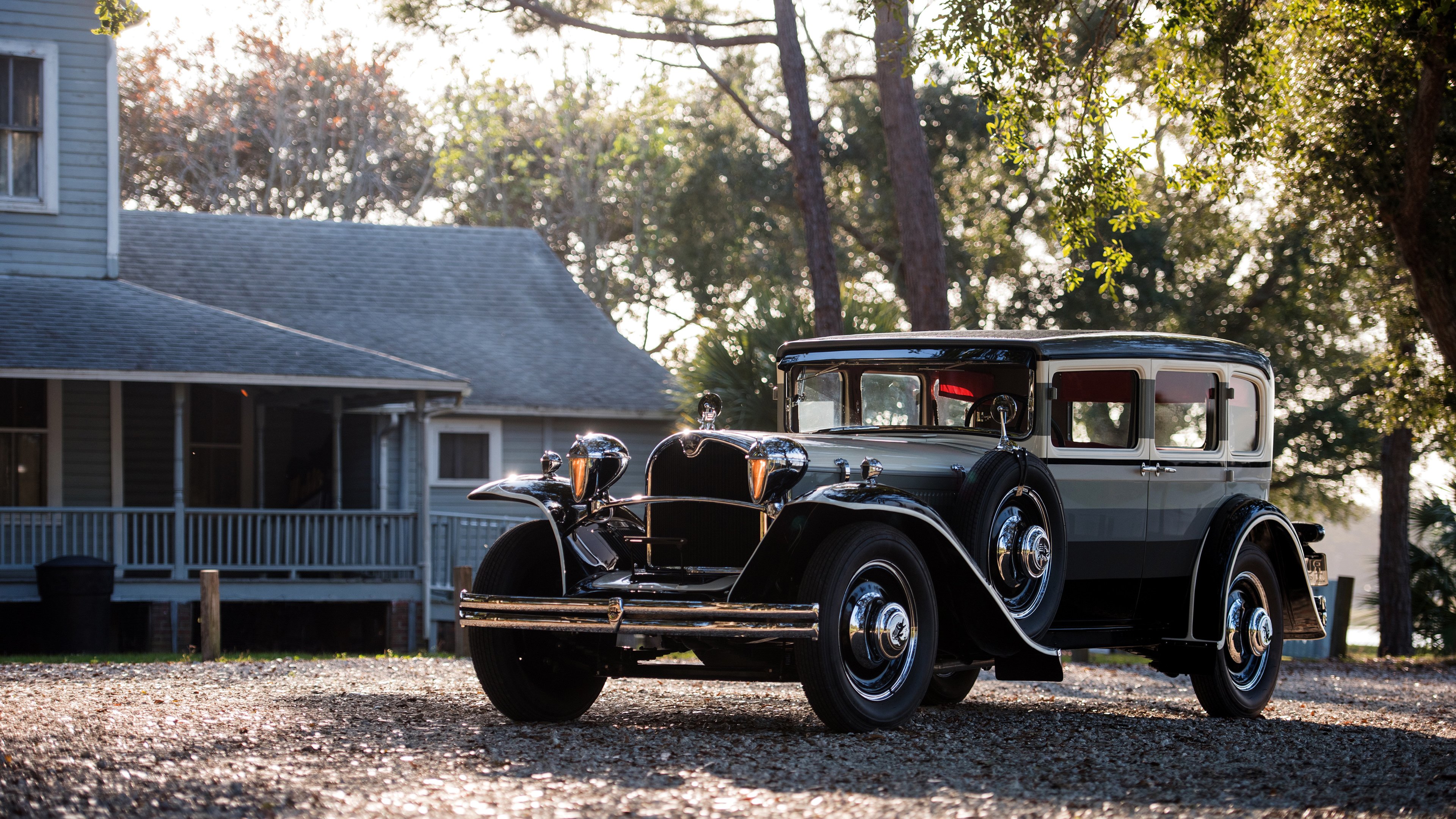 “千钧一发!终场前逆转大戏,观众掌声雷动”,千钧一发 台词