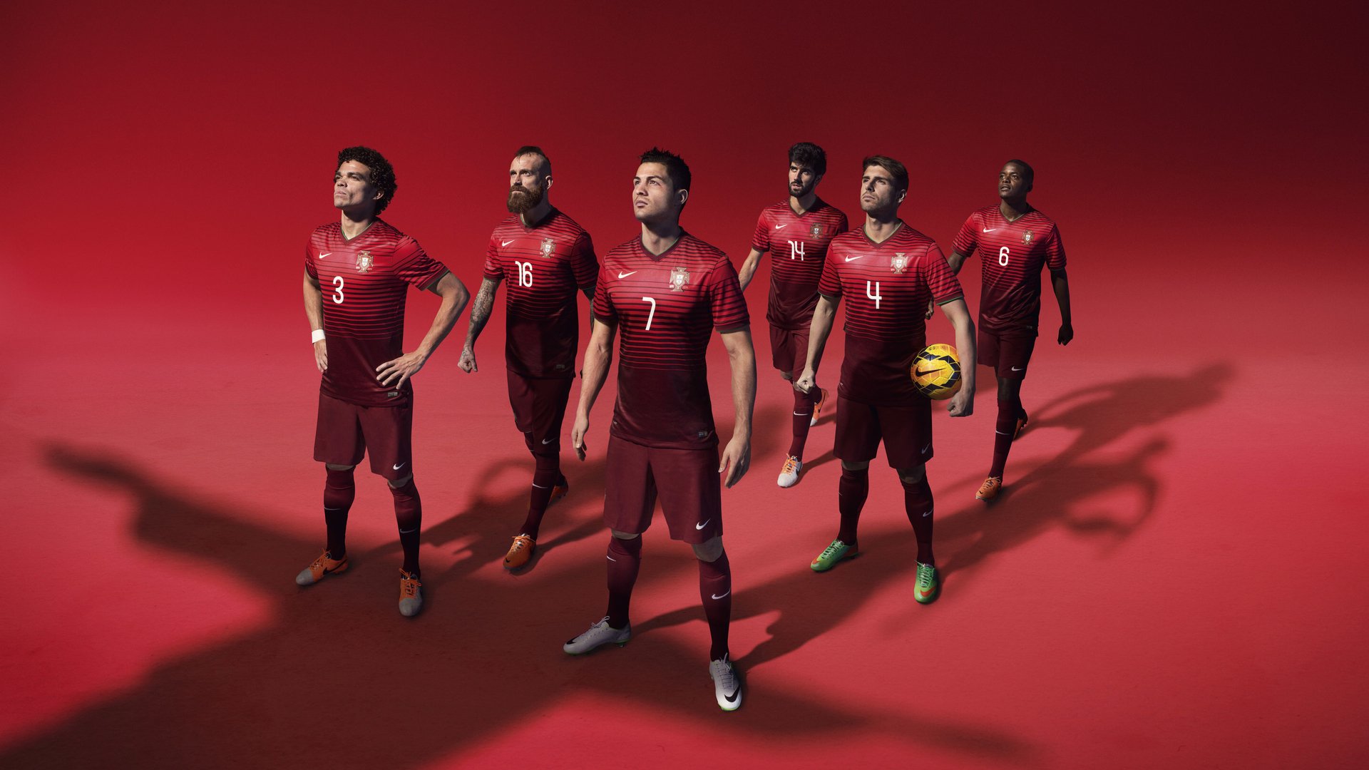 球迷文化持续创新，打造多样化的线上线下体验场景，足球线上活动